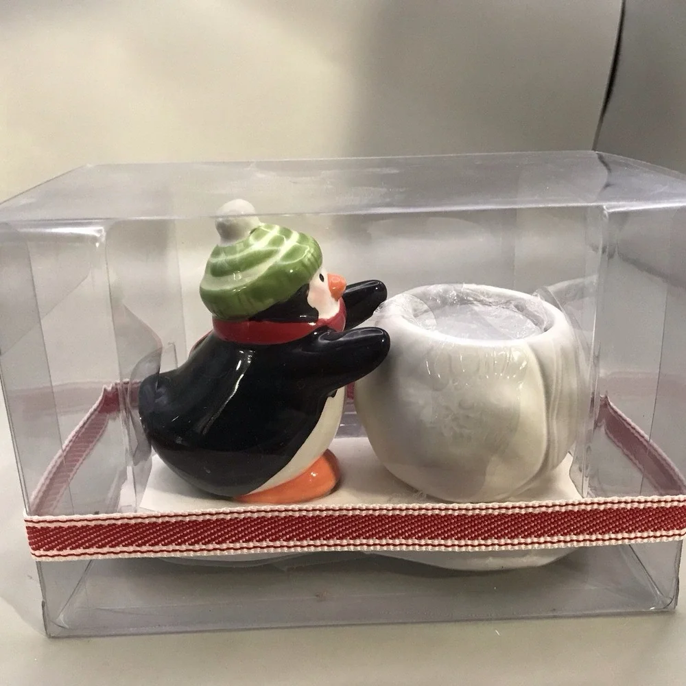 Hallmark Penguin Tea Light Candle Holder‎ Ceramic Christmas Decor 4x6in